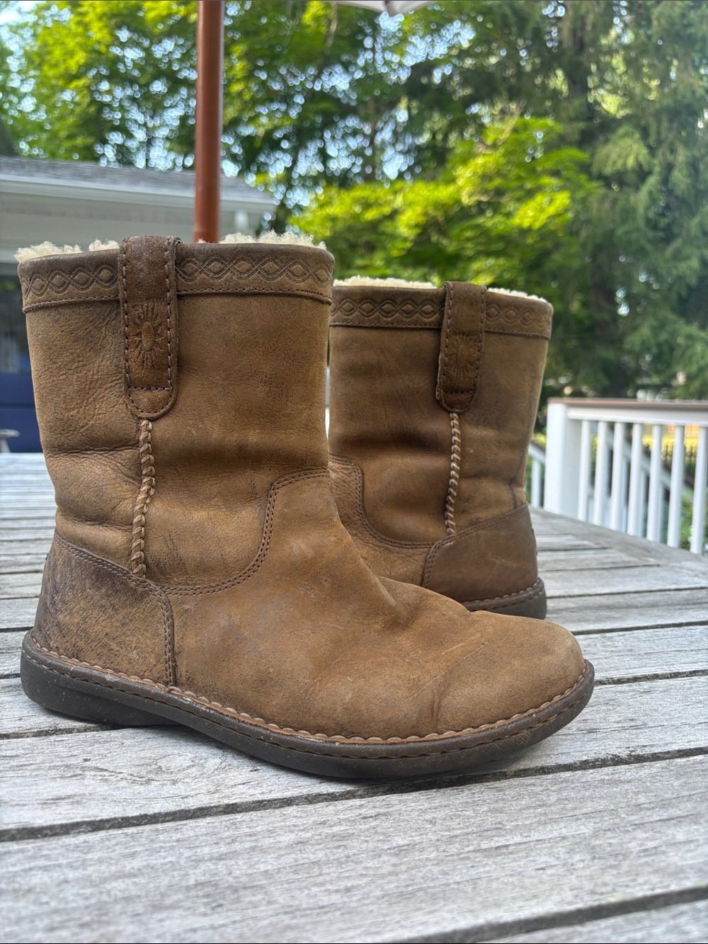 Men’s Leather Ugg Boots size 10